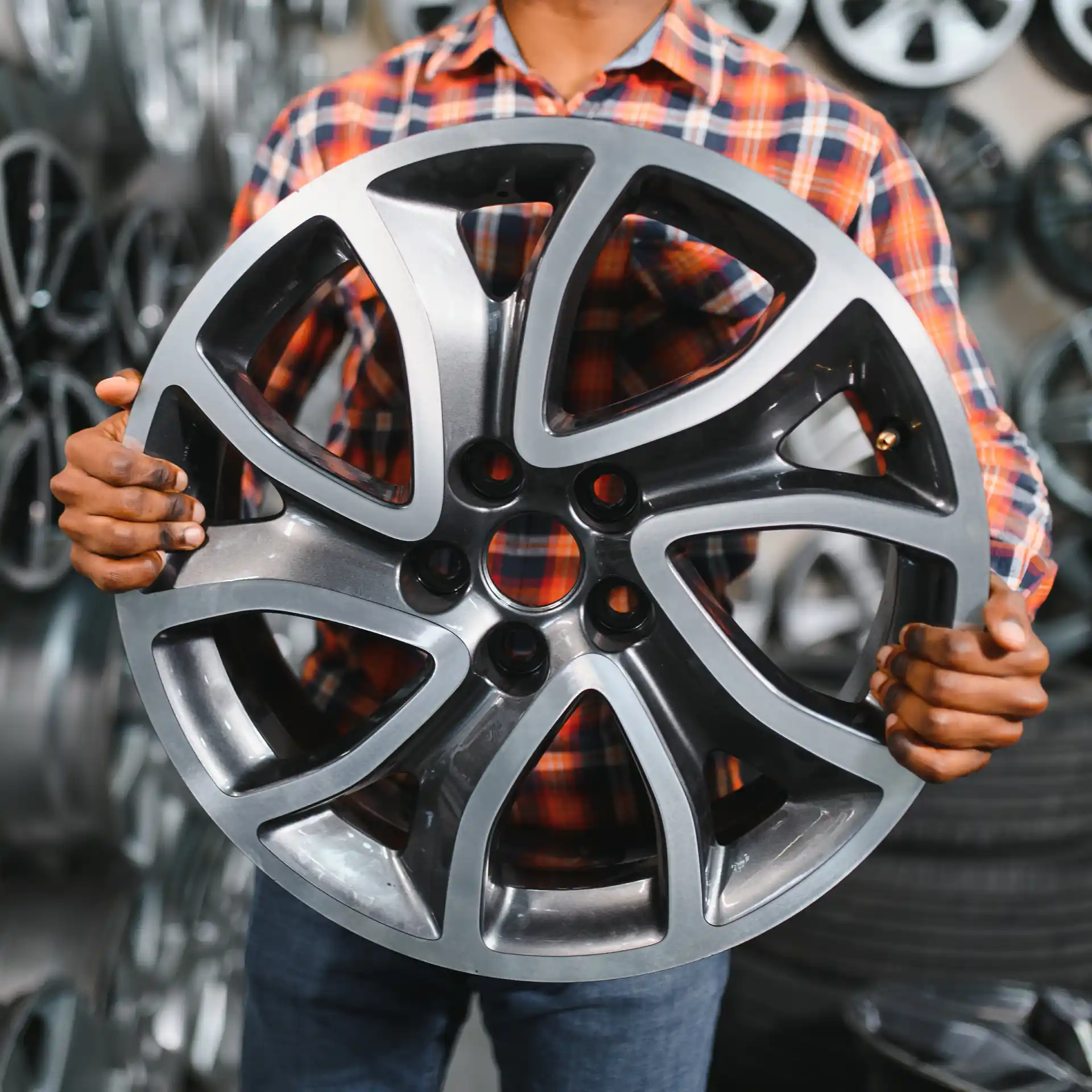 Tyre and alloy protection illustration